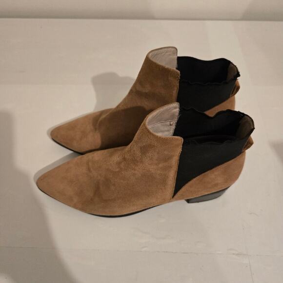Halogen Shoes - Halogen Skylar Pointy Toe Suede Booties Tan Black Slip On 8.5
